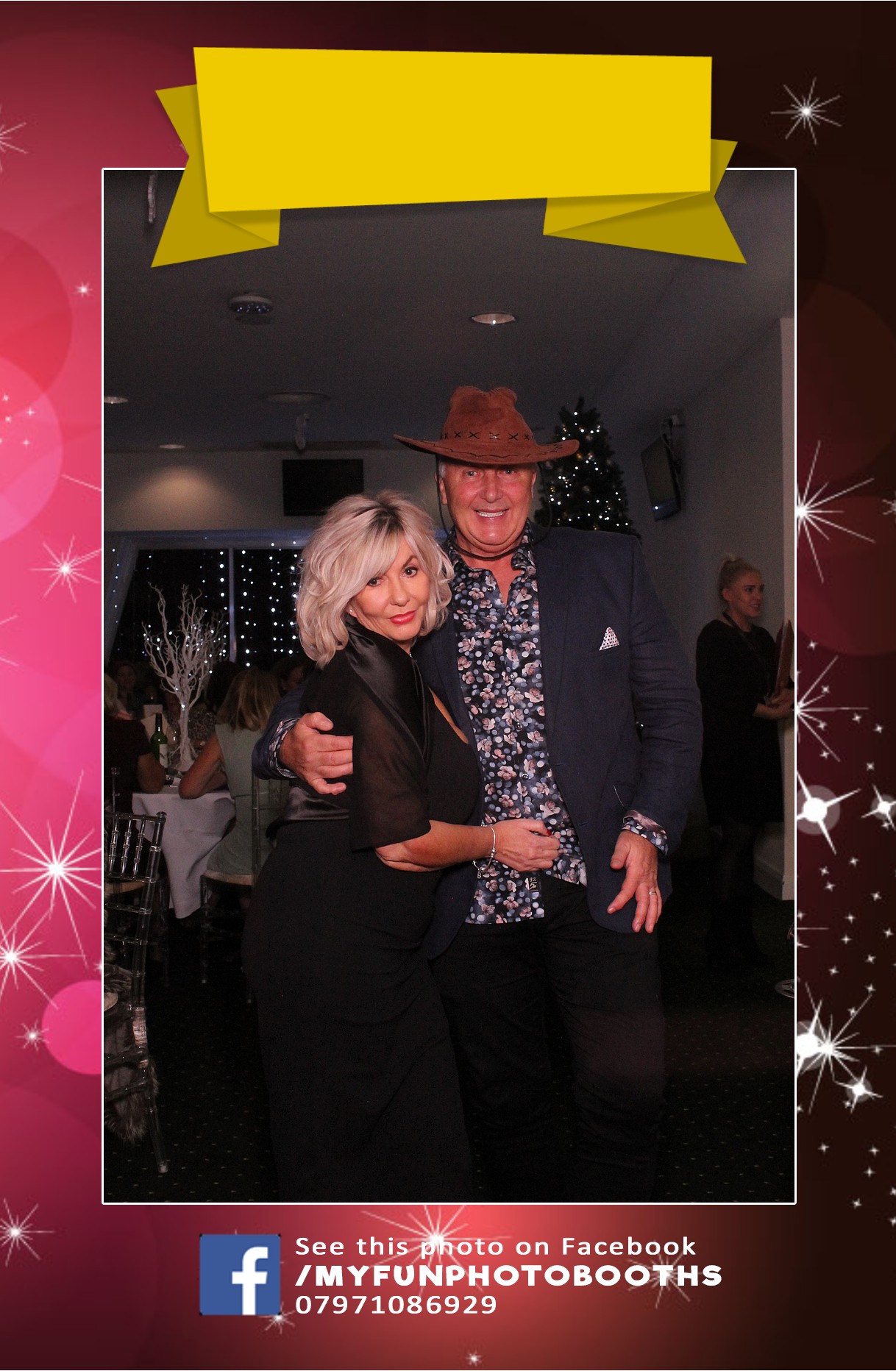 Christmas @ Sandown Park | View more photos from the event at gallery.myfunphotobooth.com/u/My-Fun-Photo-Booth/Christmas-Sandown-Park